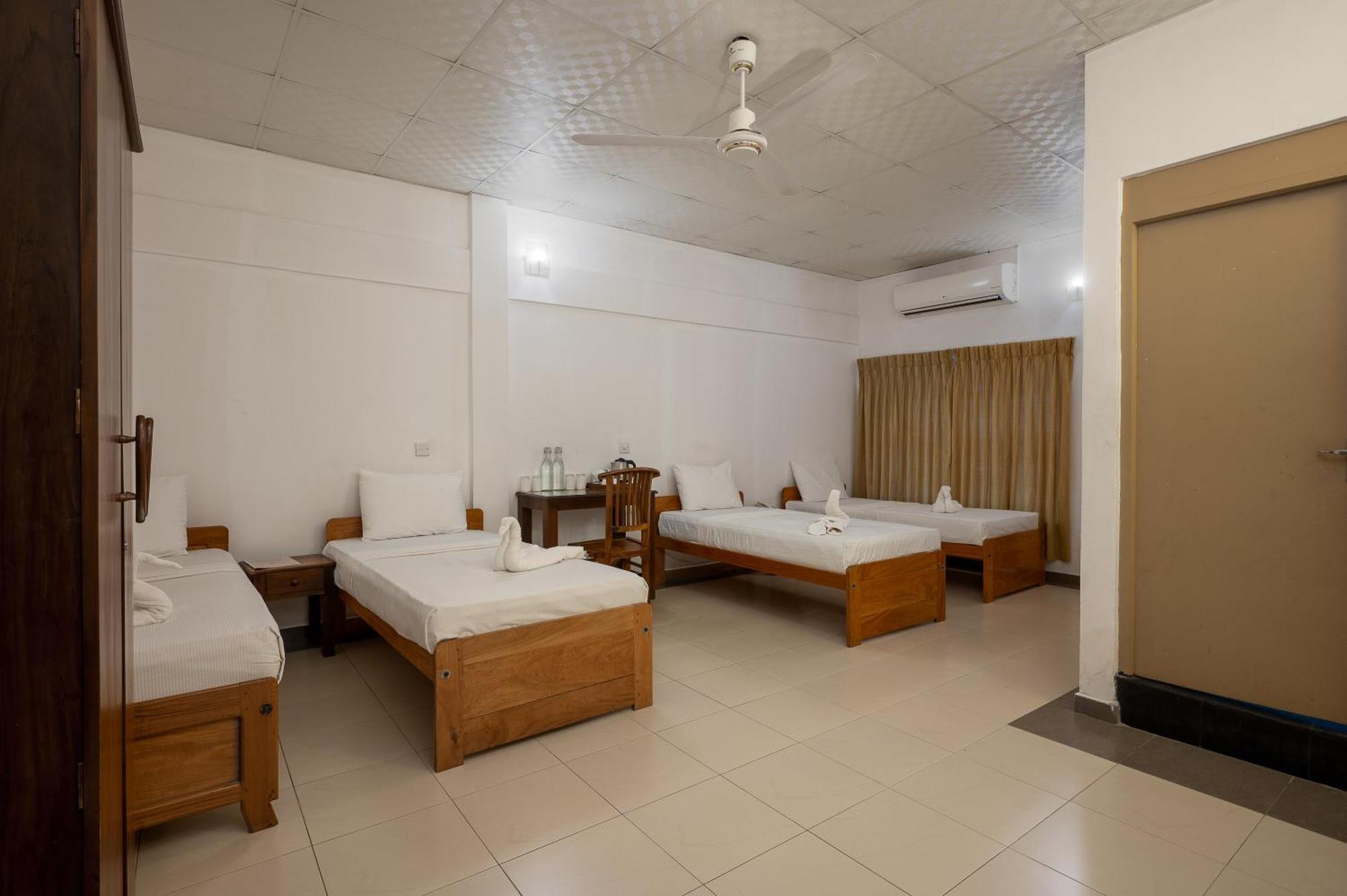 Hotel Oviya 바부니야 외부 사진
