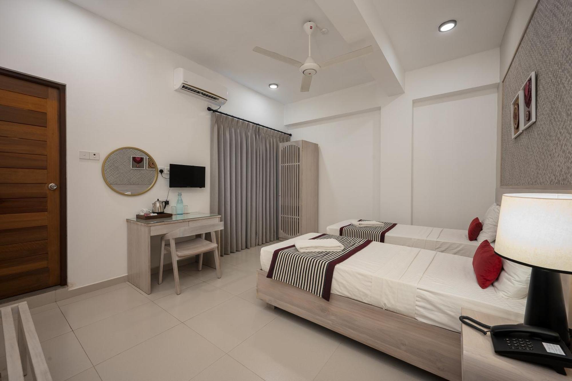 Hotel Oviya 바부니야 외부 사진